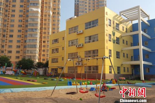 延安市宝塔区双睿幼儿园部分幼儿出现呕吐等不适症状。　高庆国 摄